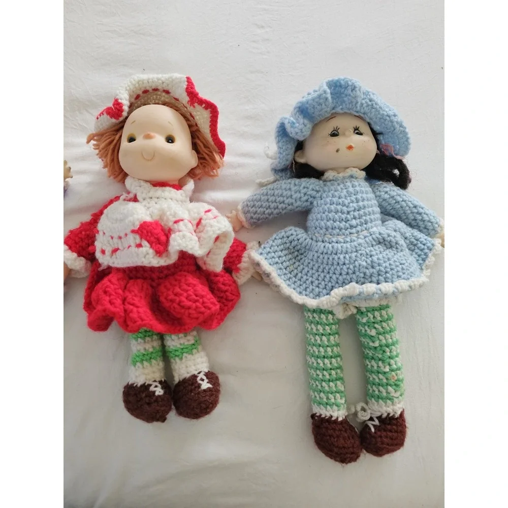 Vintage Handmade Crocheted Dolls Lot of 7+ Accessories Hong Kong Yarn Dolls READ